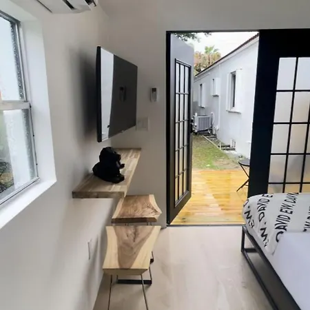 Charming Coastal Retreat Apartment Miami Exterior photo